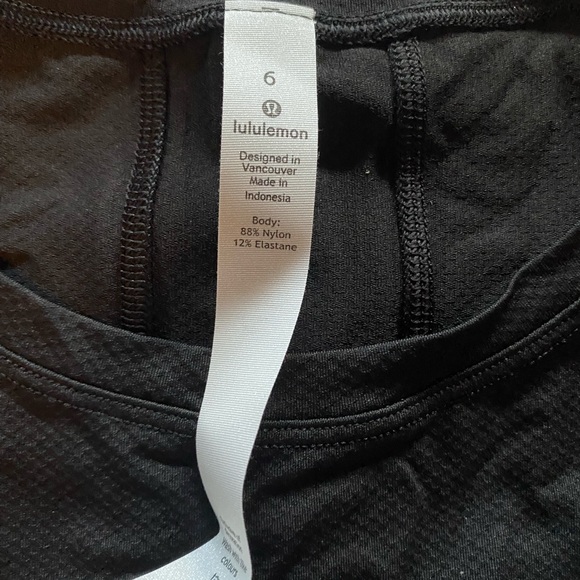 Lululemon Muscle Love Crop Tank *Tough
Black EUC - Picture 2 of 4